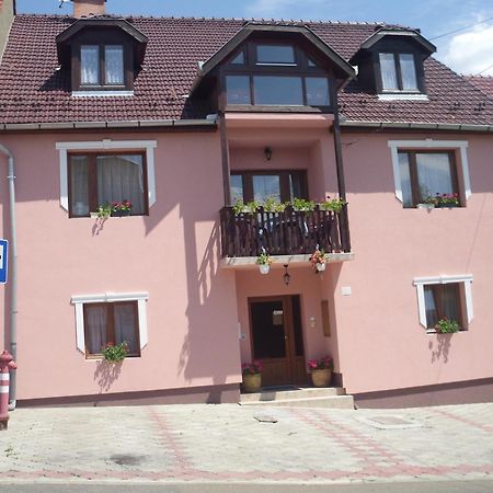 Flamingo Vendeghaz Bed & Breakfast Егер Екстериор снимка
