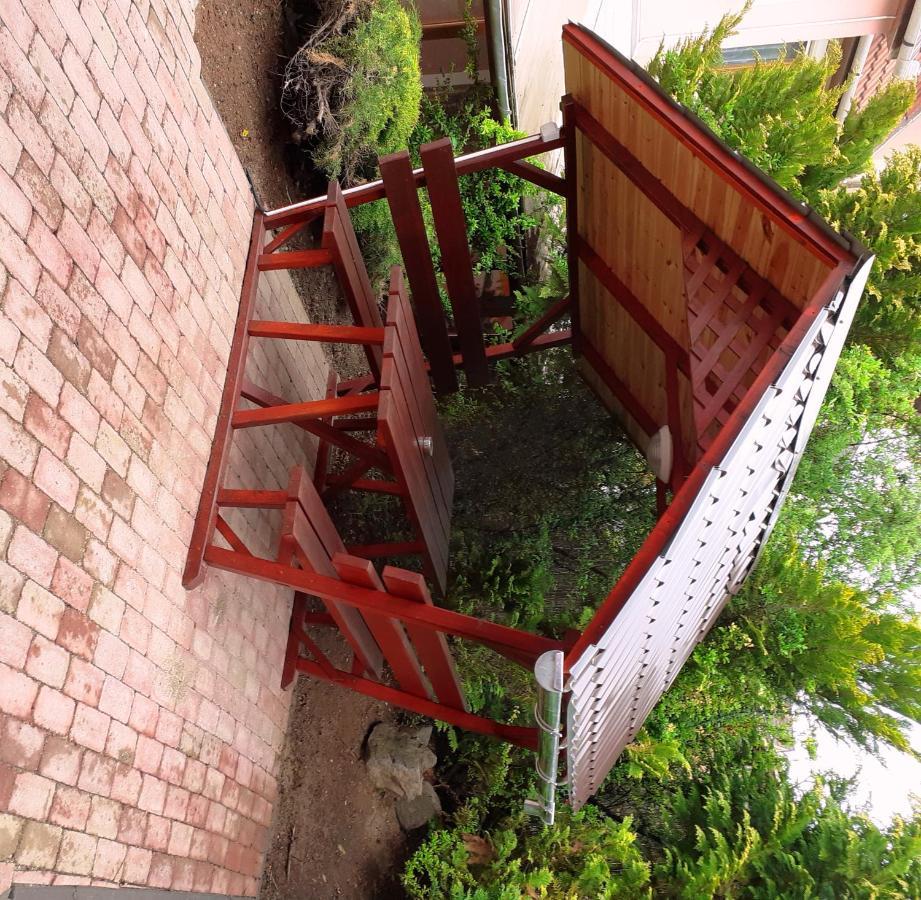 Flamingo Vendeghaz Bed & Breakfast Егер Екстериор снимка