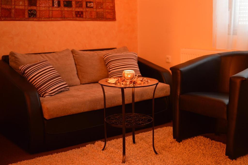Flamingo Vendeghaz Bed & Breakfast Егер Екстериор снимка